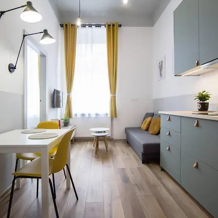 Lägenhet On A Budget 90m From The Main Square Gliwice