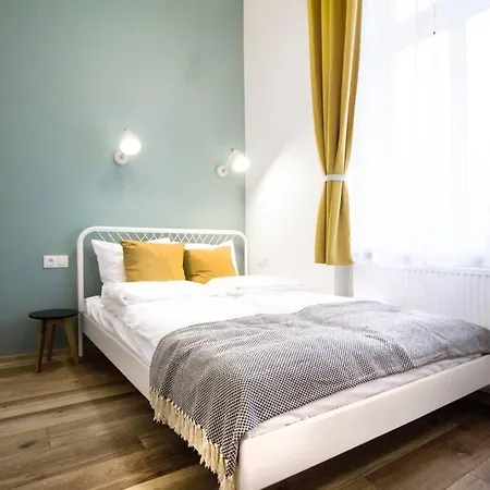 On A Budget 90m From The Main Square * Gliwice