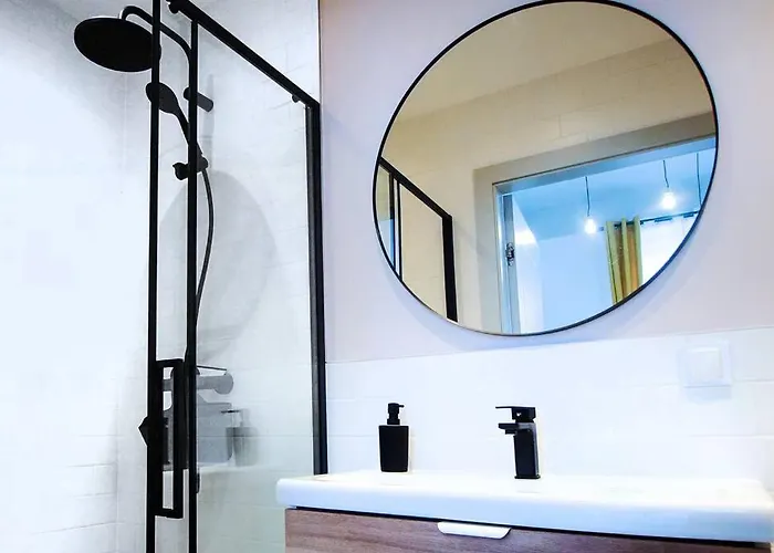 On A Budget 90m From The Main Square Appartement